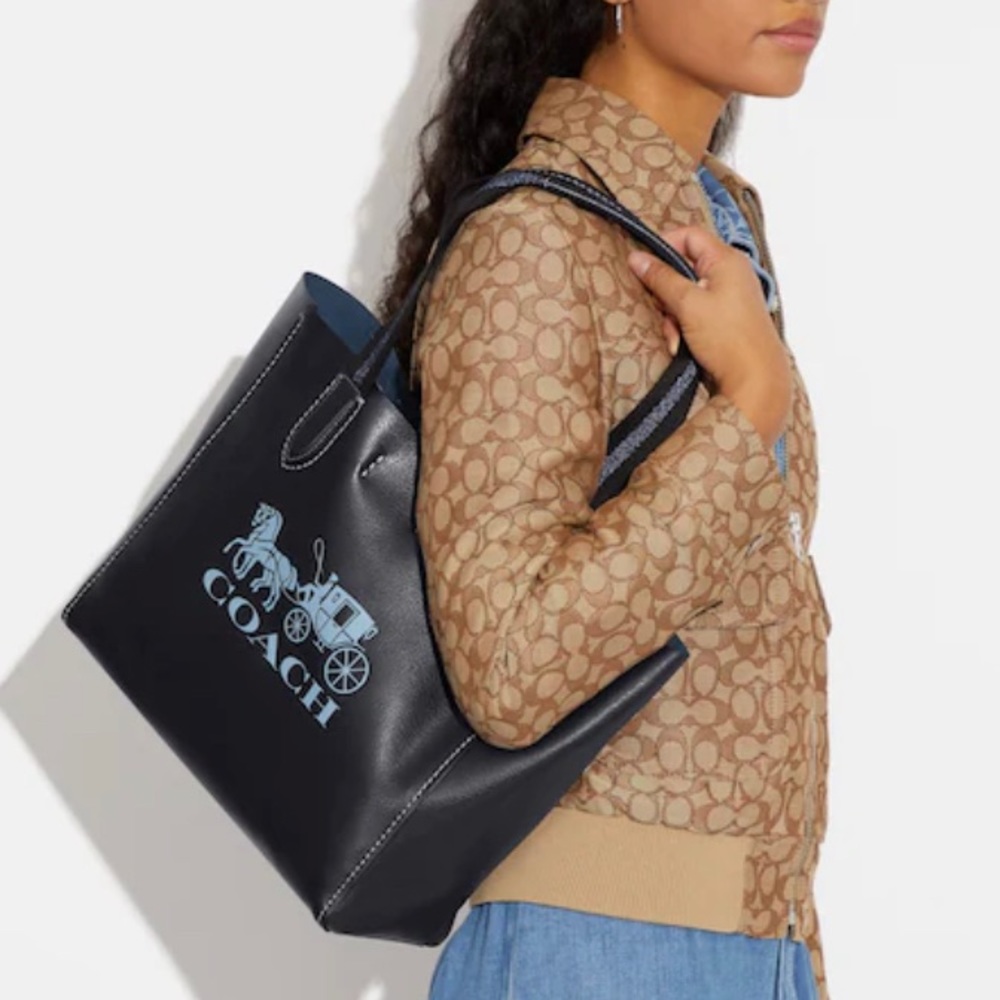 SOLD⛔️Authentic Coach pebbled Leather and suede logo snap tote - Picture 13 of 14